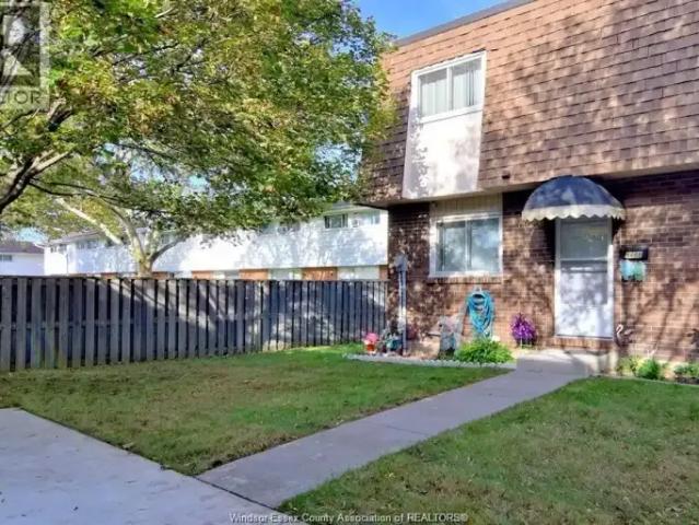 Townhouse for rent in Maidstone, Ontario