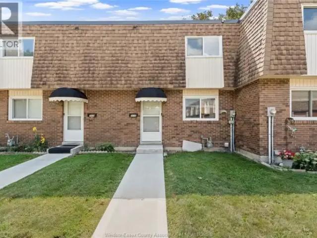 Townhouse for rent in Maidstone, Ontario