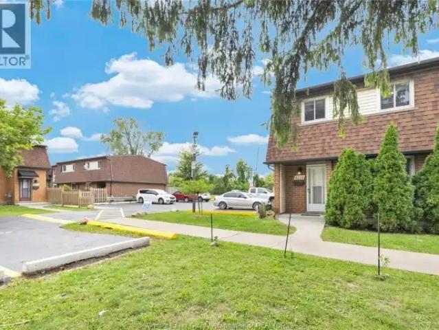 Townhouse for rent in Forest Glade, Windsor