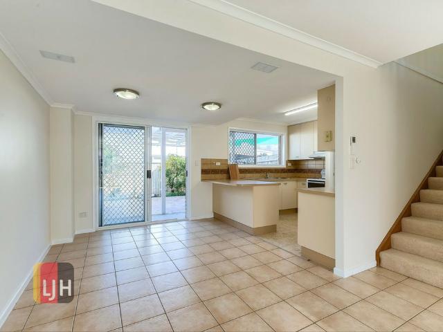 Townhouse for rent in Everton Park, City of Brisbane