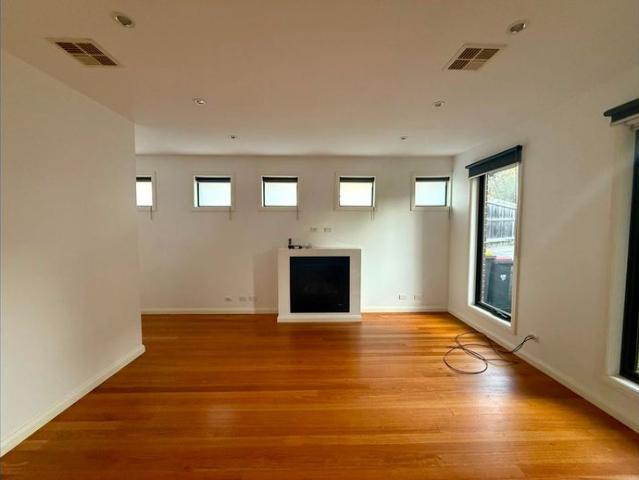 Townhouse for rent in Camerons Creek, Victoria