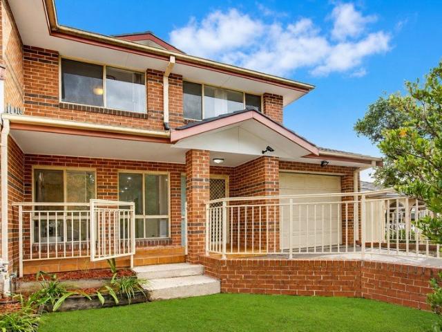 Townhouse for rent in Sydney, New South Wales