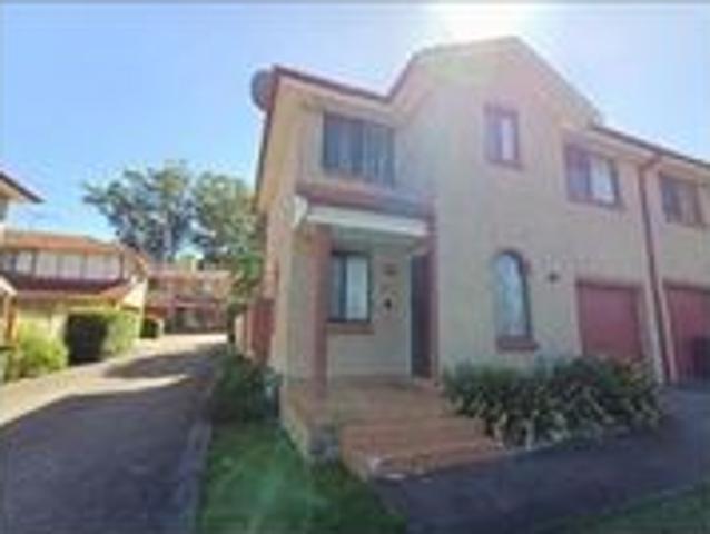 Townhouse for rent in Sydney, New South Wales