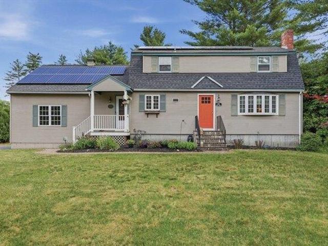 House for sale in Townsend, Massachusetts