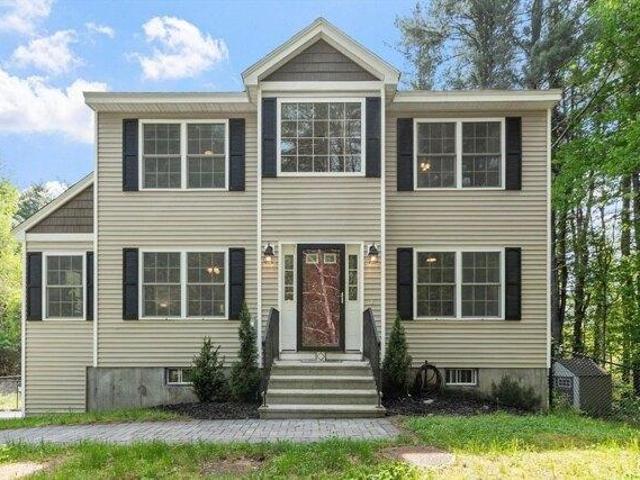 House for sale in Townsend, Massachusetts