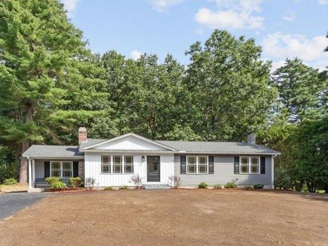 House for sale in Townsend, Middlesex County