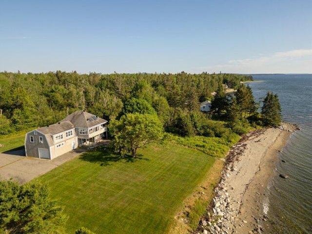 House for sale in Maine