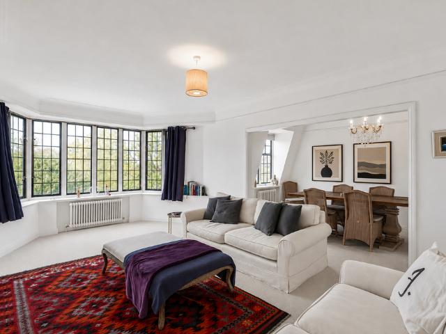 Flat for sale in Putney, Greater London