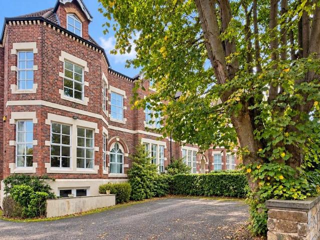 Flat for sale in Claughton, Oxton