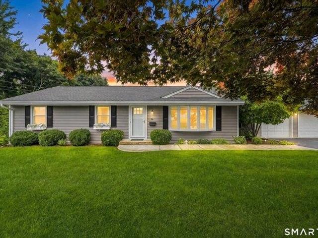 House for sale in Long Hill, Trumbull
