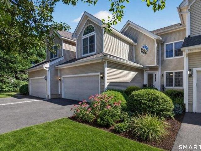 House for sale in Regency Meadows, Trumbull