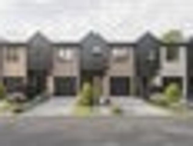 Townhouse for sale in Canterbury