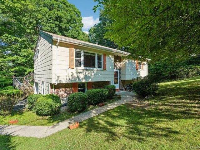 House for sale in Southfields, New York