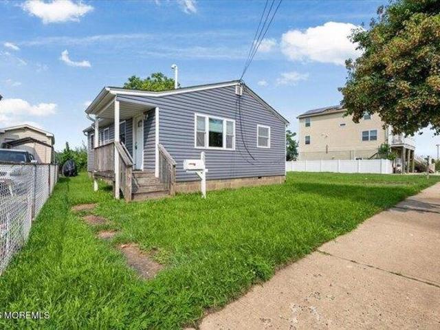 House for sale in Monmouth, New Jersey