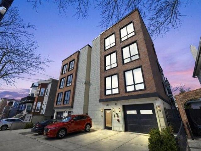 Condo for sale in Hudson, New Jersey