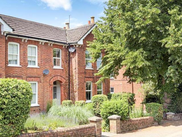 Property for sale in Milton Keynes
