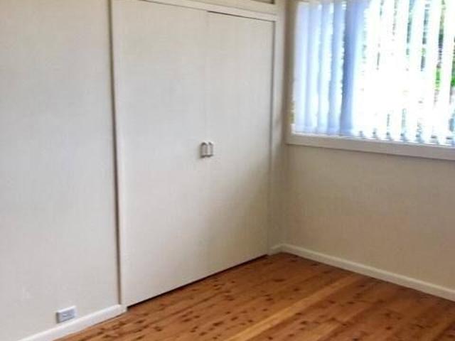 Room for rent in Unanderra, Wollongong City Council