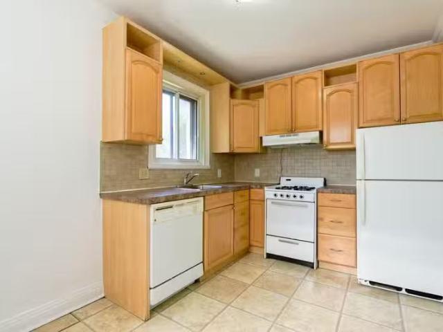 Condo for rent in St. Leonard's, Quebec