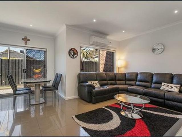 Townhouse for rent in Camerons Creek, Victoria