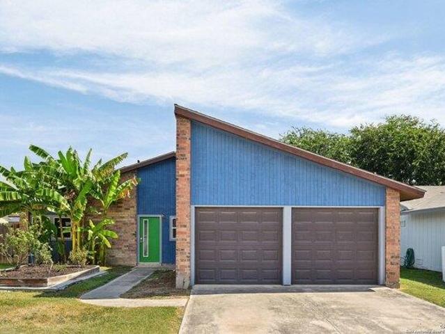 House for sale in Universal City, Texas