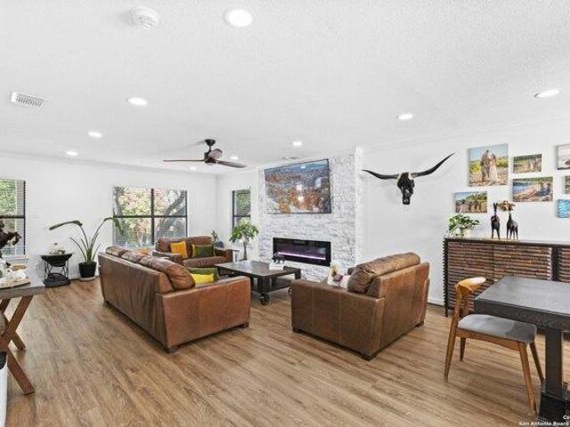 House for sale in Universal City, Texas