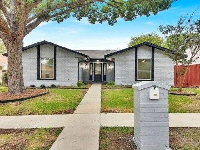House for sale in Universal City, Texas