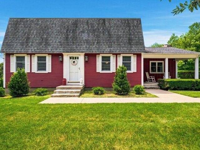 House for sale in North Uxbridge, Massachusetts