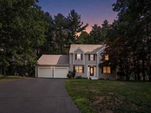 House for sale in North Uxbridge, Massachusetts
