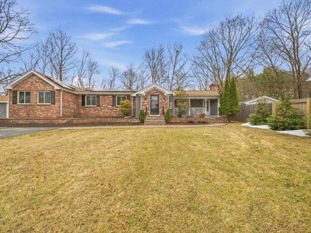 House for sale in North Uxbridge, Massachusetts