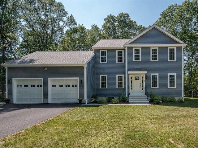 House for sale in North Uxbridge, Massachusetts