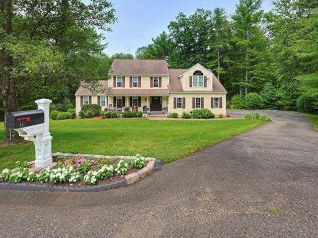 House for sale in North Uxbridge, Massachusetts