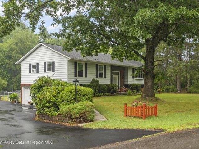 House for sale in Kinderhook, New York