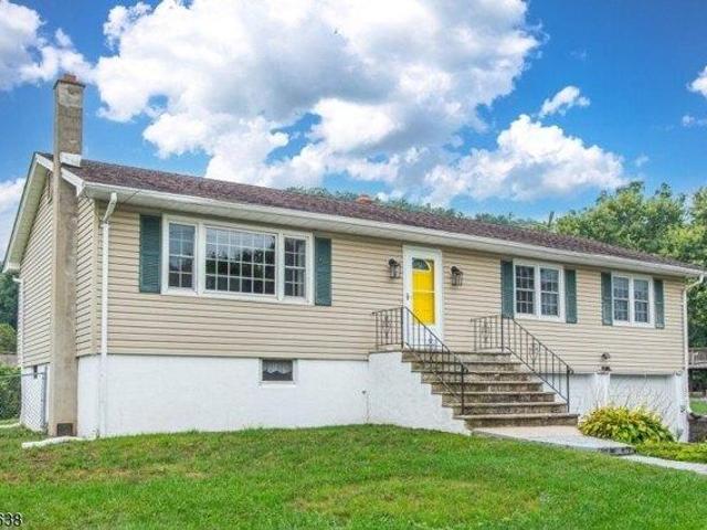 House for sale in Walnut Hill Country Club, Vernon Township