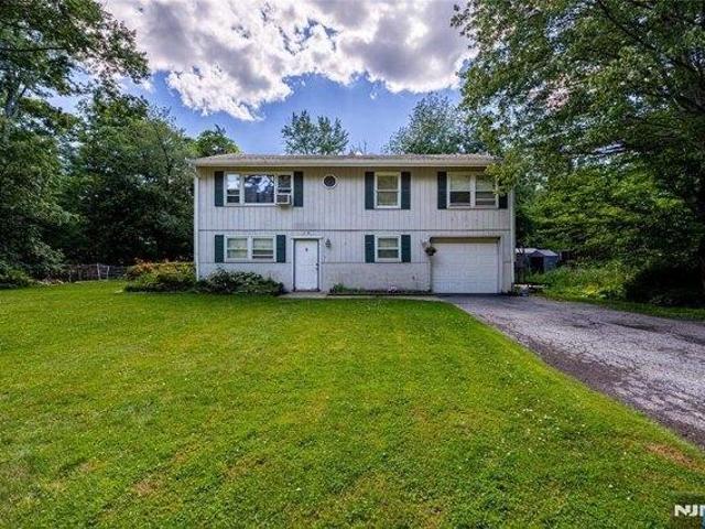 House for sale in Highland Lakes Country Club, Vernon Township