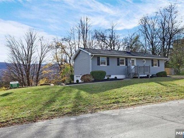 House for sale in Glenwood, New Jersey