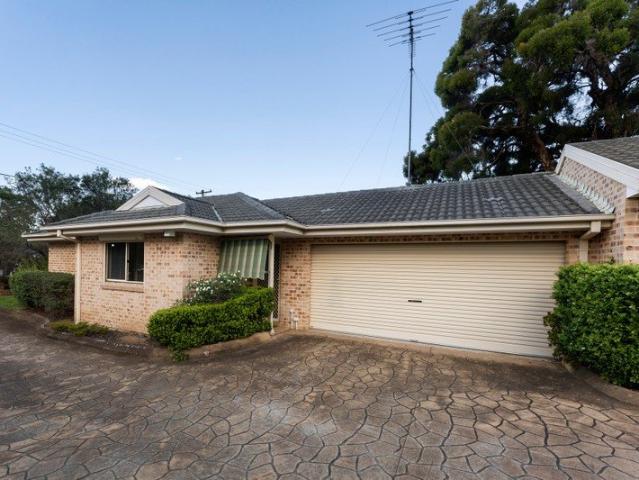 Villa for sale in Oxley Park, Sydney