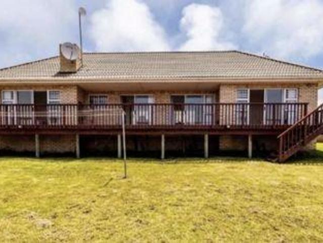 Property for sale in Cove Rock Country Estate, East London