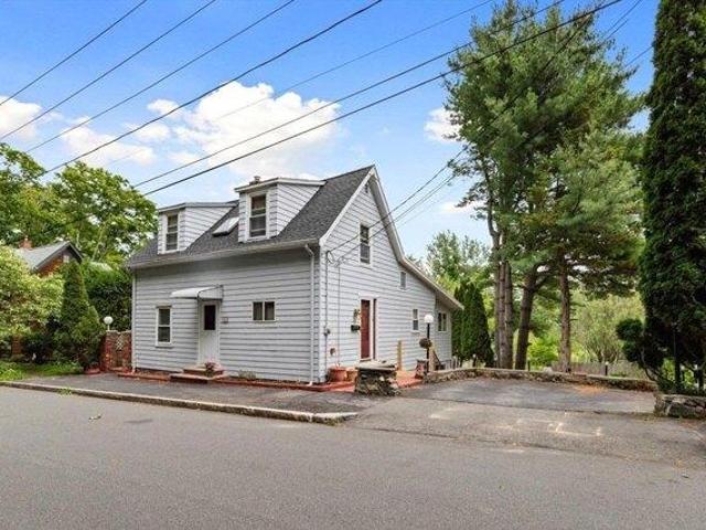 House for sale in Wakefield, Middlesex County