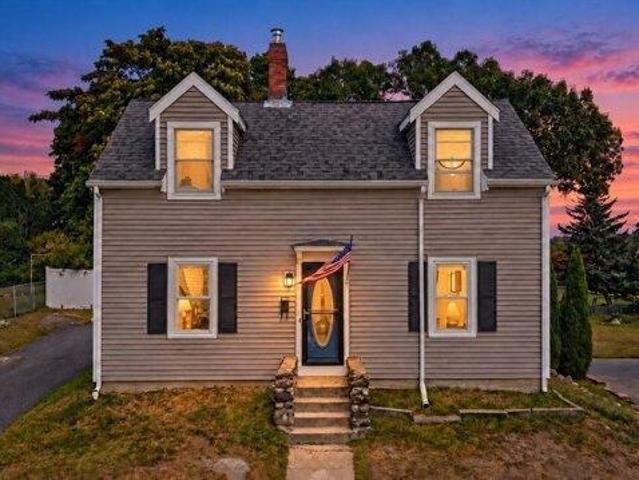 House for sale in Wakefield, Middlesex County