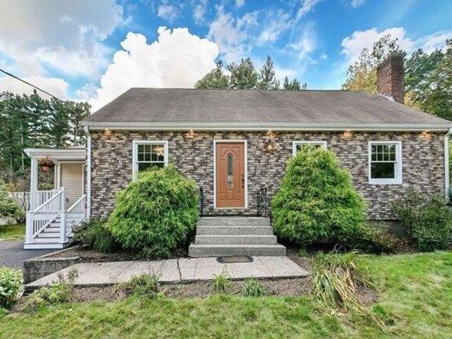 House for sale in Walpole Heights, Walpole