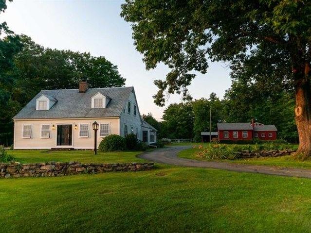 House for sale in Walpole, Cheshire County