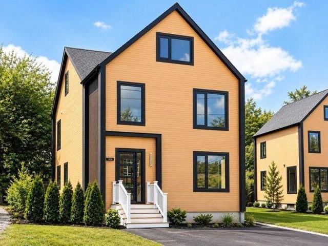 House for sale in Lakeview, Waltham