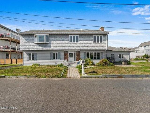 House for sale in Waretown, New Jersey