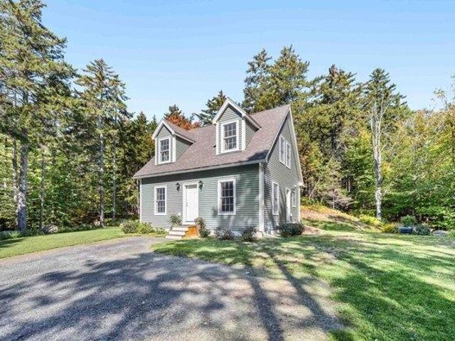 House for sale in Warren, Washington County