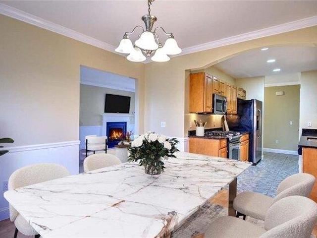 Condo for sale in Warwick, Rhode Island
