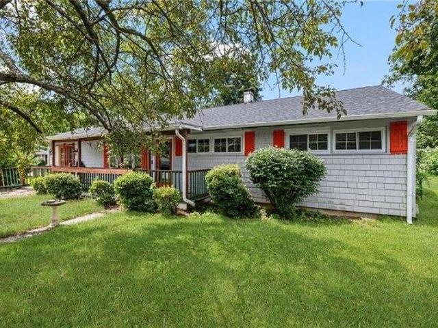 House for sale in Warwick, Kent County