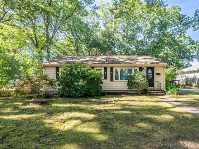House for sale in Warwick, Kent County
