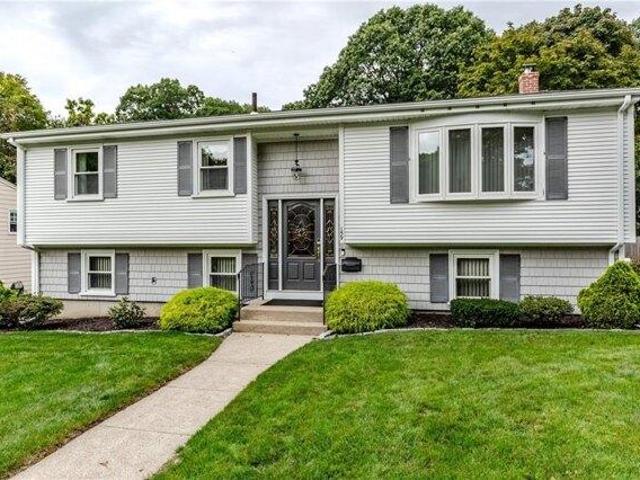 House for sale in Warwick, Kent County