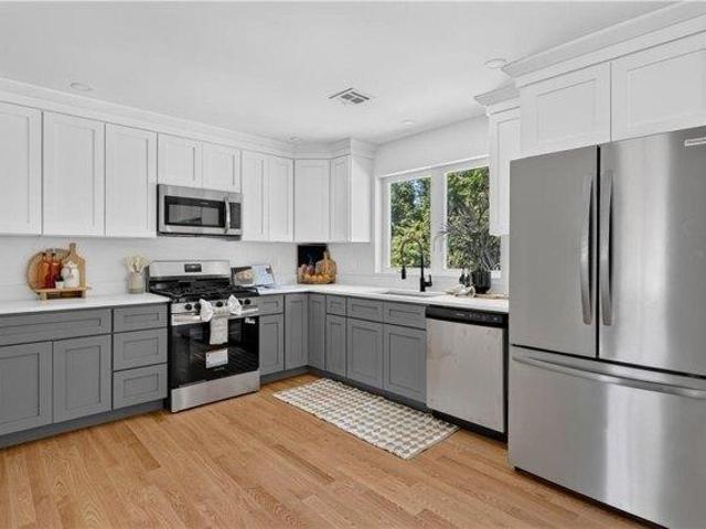 House for sale in Warwick, Kent County
