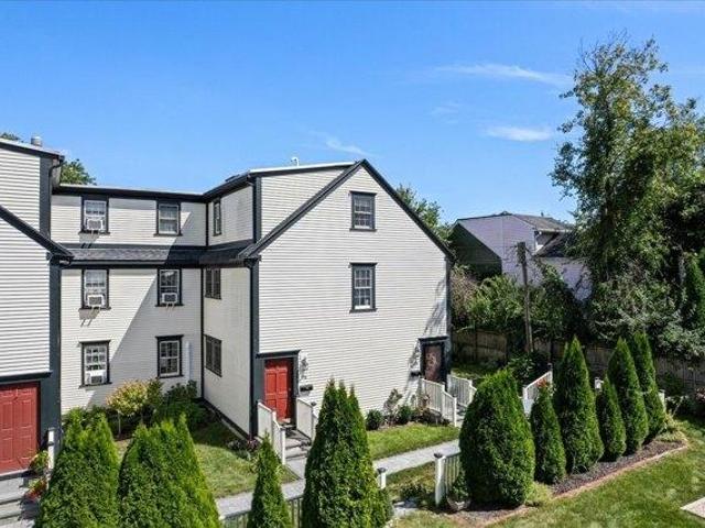 Condo for sale in Warwick, Kent County